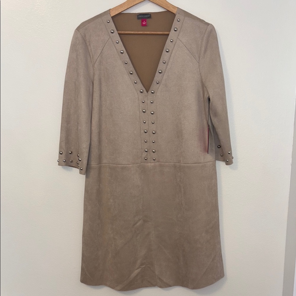Vince Camuto Brown Sheath Dress with V-Neck and 3/4 Raglan Sleeves
